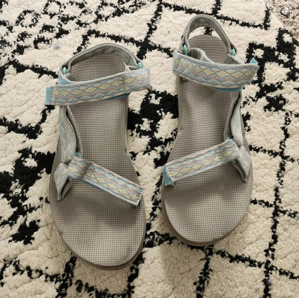 Teva Stylish Gray Blue Sandals 10